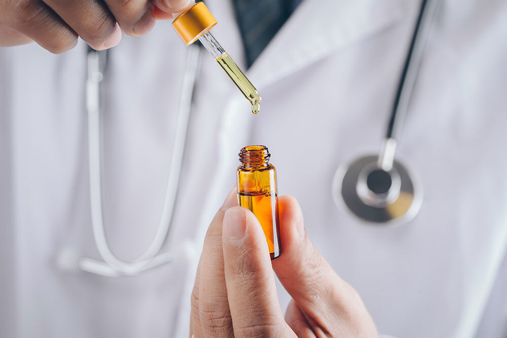 CBD et médicaments : quels sont les risques à connaître ?